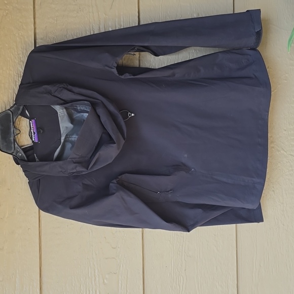 Patagonia black hooded windbreaker XS - Picture 9 of 13